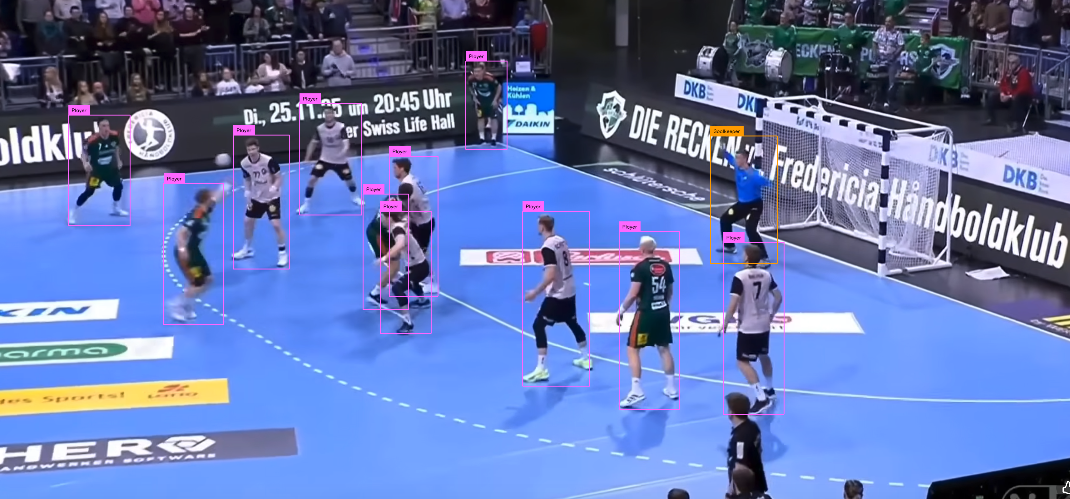 Example of player detection with RF-DETR Small